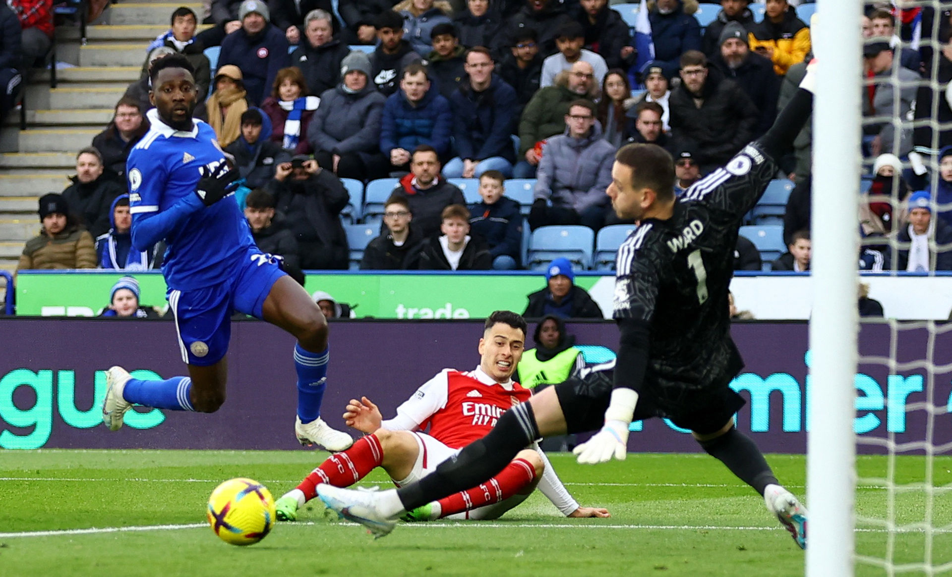 家人团聚纷 家人团聚纷